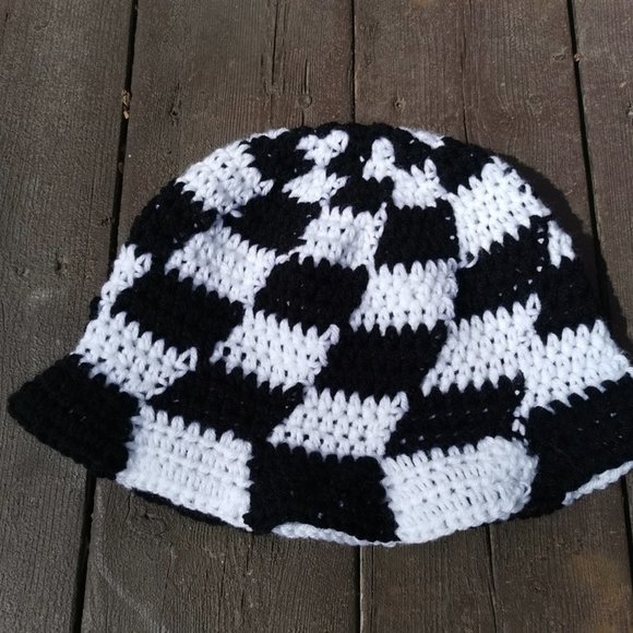 Crochet Checkered Cross-Body Bag - Picture 9 of 9